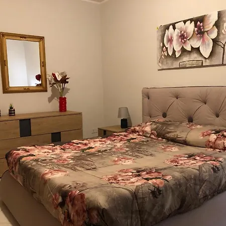 La Romagnosi Appartement *